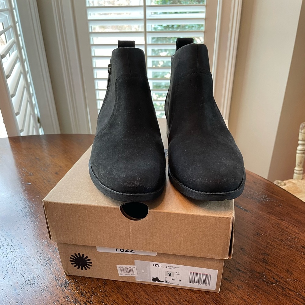 UGG womens ankle boots Aureo ll Black Size 9 NWOT